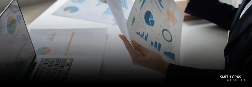 Financial reporting clarity dashboard showing cash flow, profitability, forecasts, margins, and business risk.